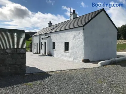 Mournes Family Cottage with Hot Tub - Image 1