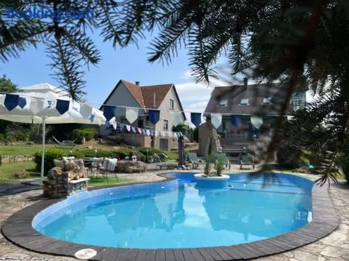 LakePark Garden Villa with swimming pool & park - Image 1