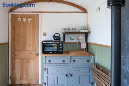 Shepherds hut - Image 1