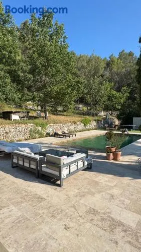 suite romantique jacuzzi & piscine privée en pleine forêt - Image 1