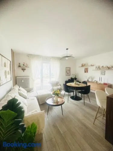 Charming and Cozy Apartment - Image 1