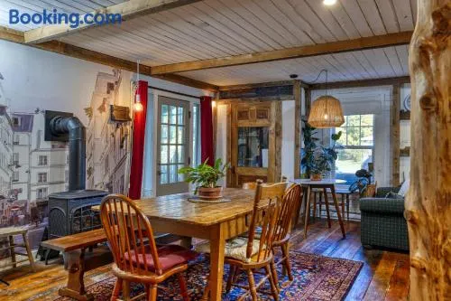 Rustic chic Barn in Ayers Cliff - Image 1