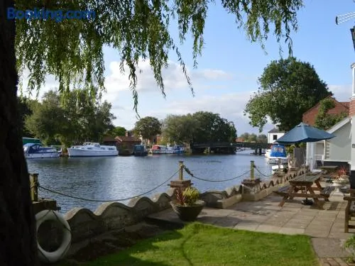 Riverside House - Image 1