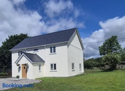 Fig Tree Cottage - Image 1