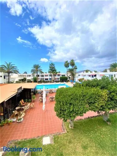Appartement avec internet haut débit, jardin et terrasse | Vue jardin - Image 1