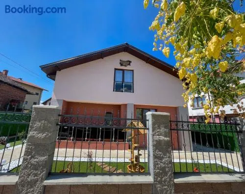 Александровата Къща - Aleksandar Guest House with Garden and Pool - Image 1