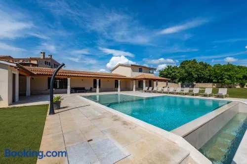 Villa Dika, a beautiful and spacious villa with a fantastic pool - Image 1