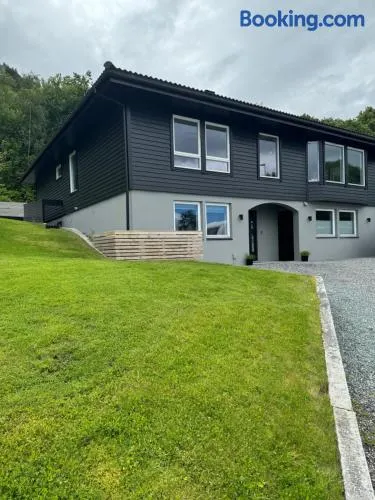 Villa med fantastisk uteplass! 10 sengeplasser! - Image 1