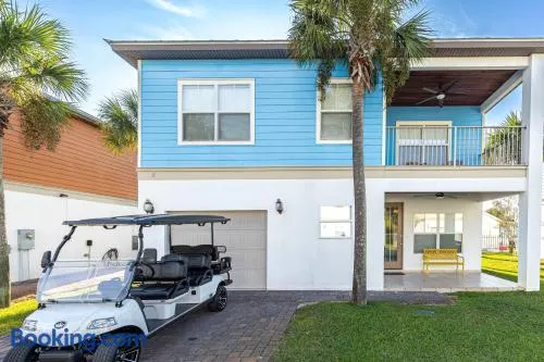 Walk to Beach - Golf Cart - Pool - Air Hockey - BBQ - Image 1
