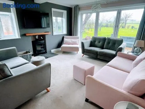 5BR Home Van Parking Fast WiFi NEC Solihull - Image 1