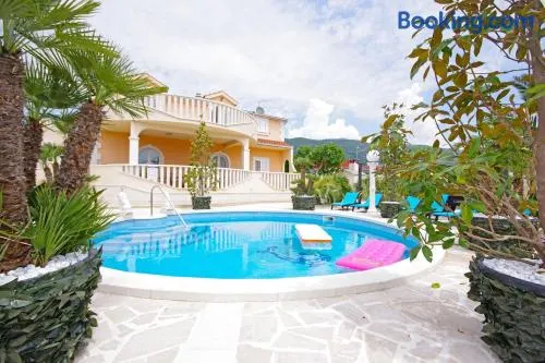 Luxury Six-Bedroom Villa with Heated Pool&Sauna - Image 1