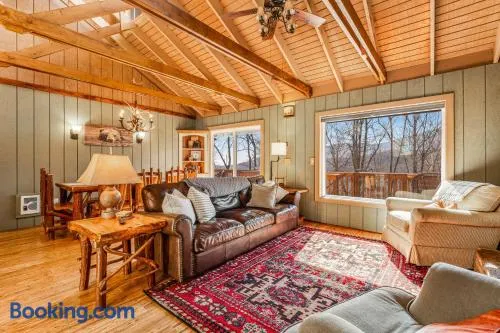 The BearFoote Chalet - Image 1