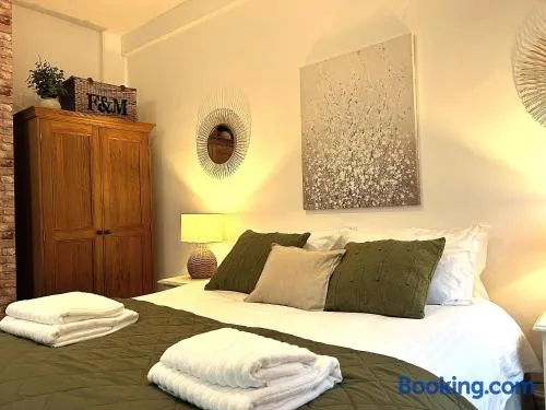 Whitchurch High Street Hideaway - Image 1