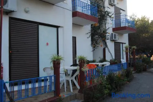 Sailors Apartments - Image 1