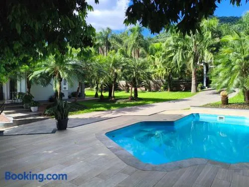 Casa com piscina na terra do Cristo Protetor - Image 1