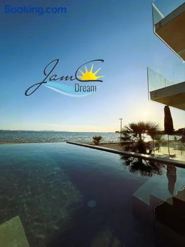 JamC Dream Familientraum direkt am Meer mit beheiztem Pool - Image 1