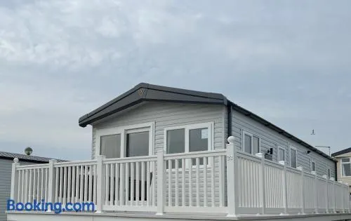 Luxury 3 bed sleeps 8 caravan with sea view - Image 1