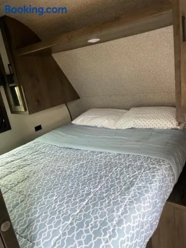 Comfortable & Private Stay in Moreno Valley - Image 1