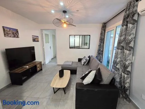 Prado Chanot Apartment - Image 1
