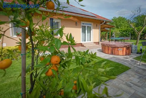 Sunny Garden Pihenőház - Image 1