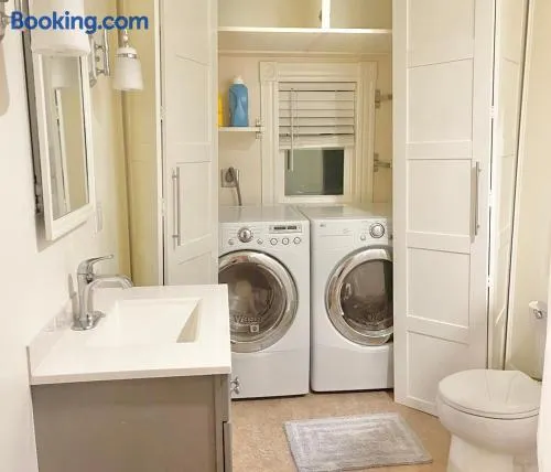 5STAR Close2BOSTON Private Stylish HOME +W/D+Wi-Fi - Image 1