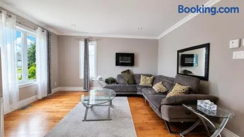 3BR Stylish Home Premium Kitchen & Bright Spaces - Image 1