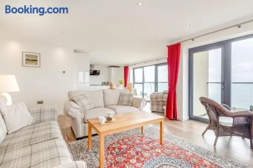 3 Bed in Hythe oc-s32090 - Image 1