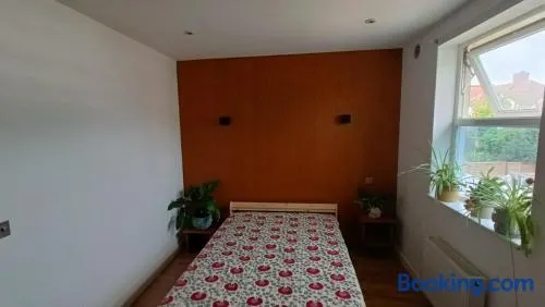Double bed, ensuite, off street parking - Image 1