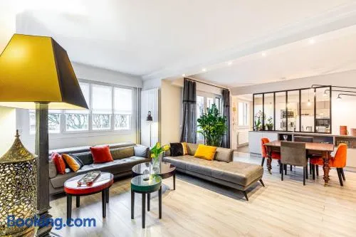 GuestReady - Modern Comfort in Vincennes - Image 1