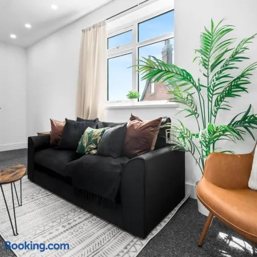 Modern Apartment - On Street Parking - Netflix 49BG - Image 1