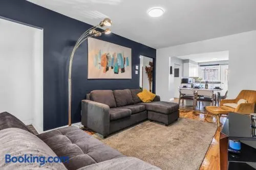 Cozy 3 Bedrooms Montreal - Image 1