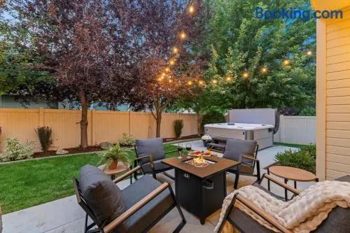 TopGolf Hot Tub Retreat BBQ Firepit - Image 1