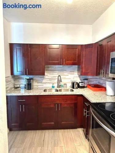 New Star Suite One - Image 1