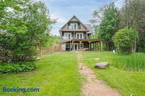 Lakeside Retreat - Trent Lakes - Image 1