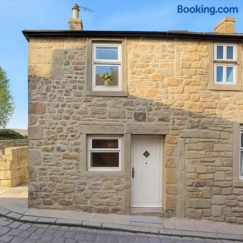 Blossom Tree Cottage - Image 1
