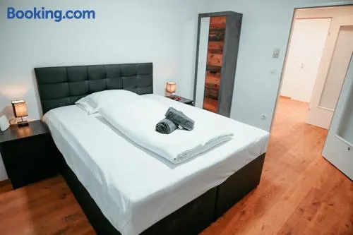 Vienna Shopping Center 6a Apartment - Image 1
