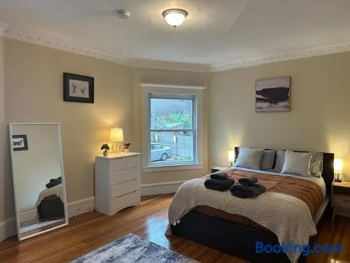 -No65- Fancy Room in a House - Steps to Boston College & Green Line at Brighton Boston - Image 1