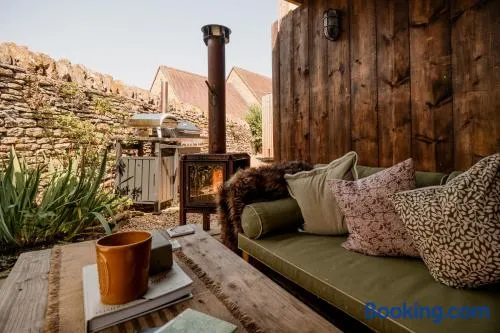 Boutique Cotswolds Cottage near Soho Farmhouse - Image 1