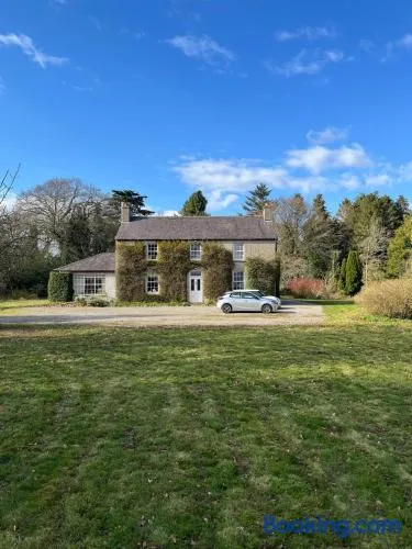 Charming 1 bed Georgian Apartment in Kildare - Image 1