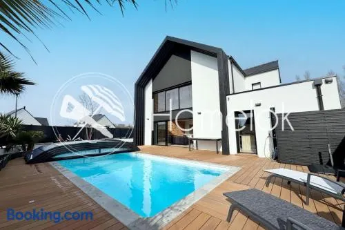 Luxury Villa de standing Piscine Plages à pied - Image 1