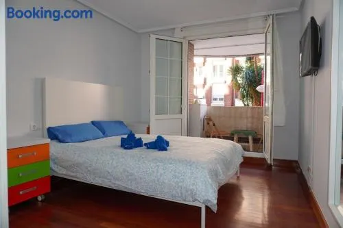 Apartamento con piscina de junio a septiembre y a 100 m de la playa - Image 1