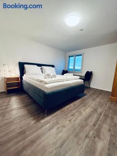 Private room with Bathroom and Lake View in Guest House - Image 1