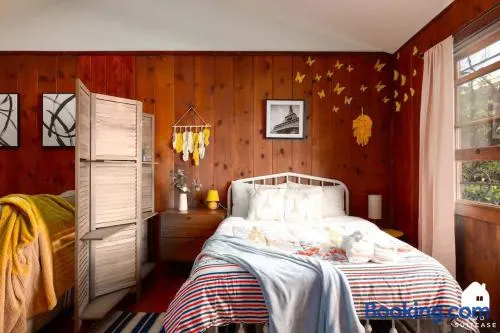 Charming Garden Cottage & Walk to UC & BART & Parking - Image 1