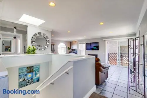 Mission Beach Townhome Getaway - Image 1