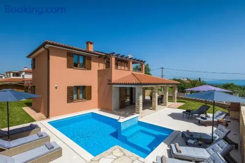 Villa Gloria, villa with heated pool - Image 1