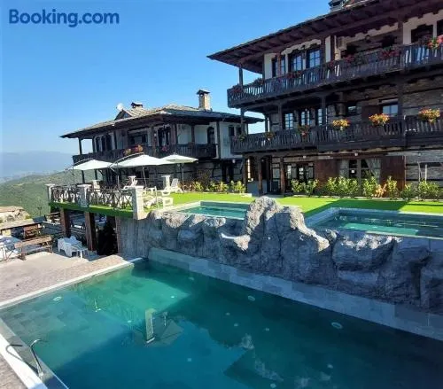 Leshtenski Rai Guest House - Image 1