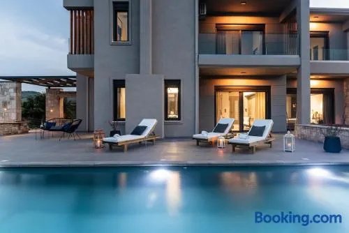 Calmar Boutique Villa 5min drive to Kolymvari beach with Private Pool & Sea Views - Image 1