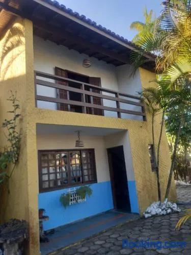 Sobrado Estiloso com Piscina à 300 m da Praia - Image 1