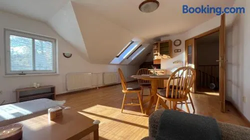 Srdce Mesta 3 - slnečný apartmán V Podkroví s balkónom nad ulicou - Image 1
