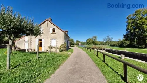 Ecluse d'Aiguilly - Image 1